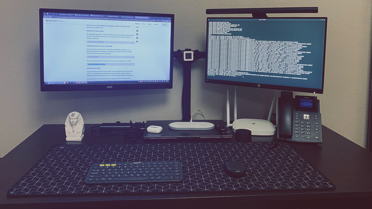 Экскурсия по моему столу: 15 предметов, которые помогают работать и отдыхать