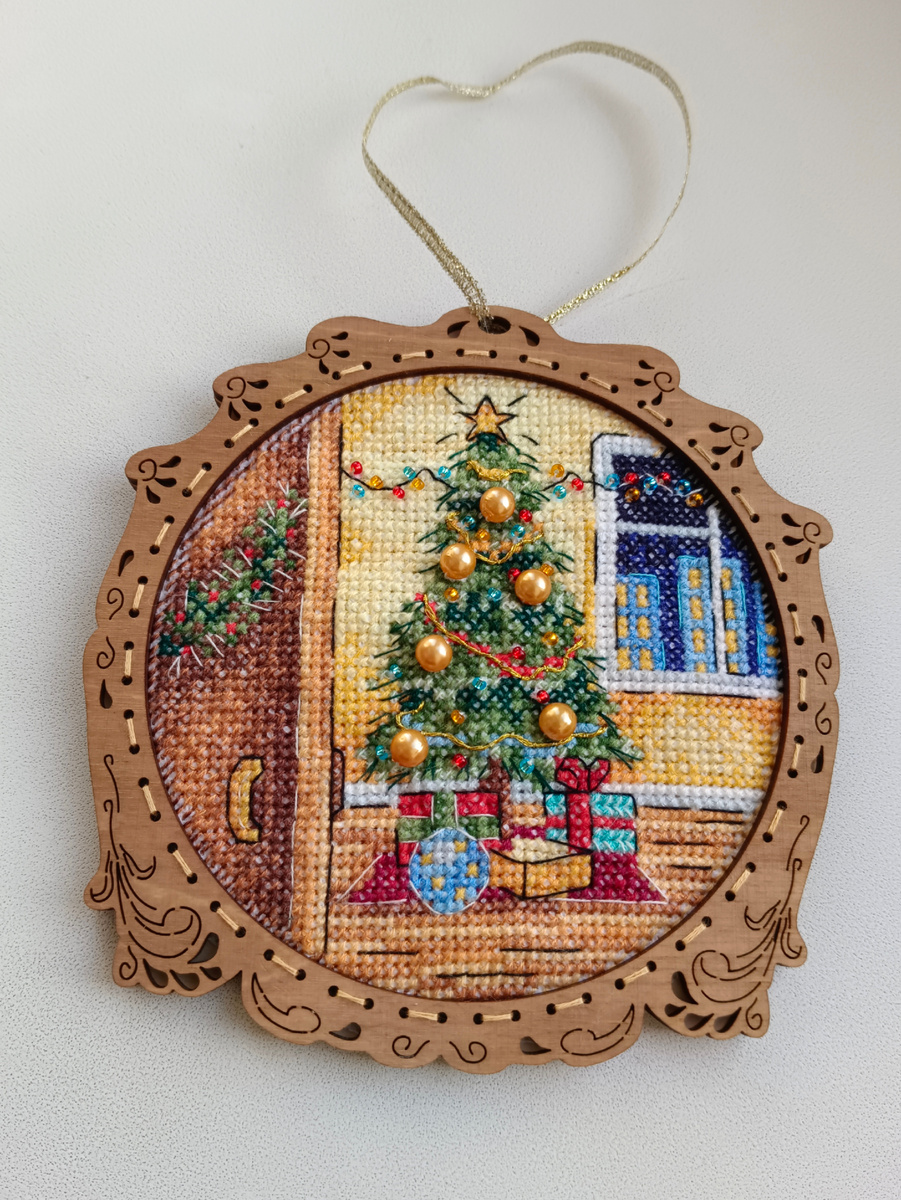 вышика крестиком на текстильной канве, вышивка бисером