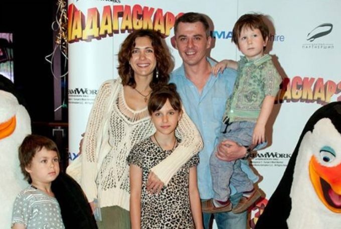 Игорь Петренко и Екатерина Климова с детьми в 2012 году / Википедия