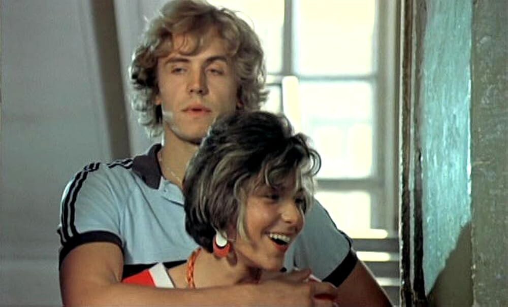 Сцена в общежитии