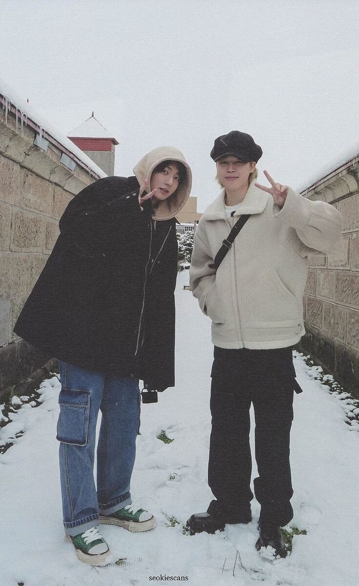 Ну, ведь замёрз же!! И эти кеды...!!!!