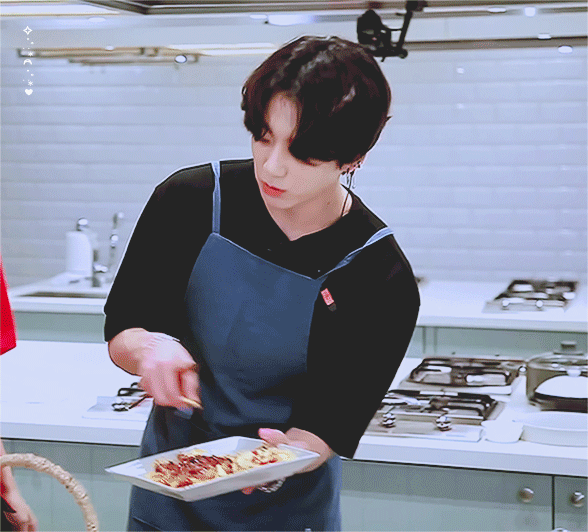 Пойду, перекушу в тишине, одиночестве ...