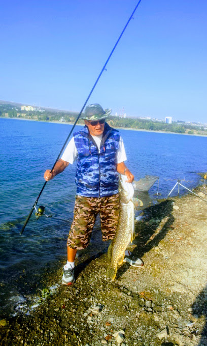 С виду вроде и поймал, но если честно - вытащил!