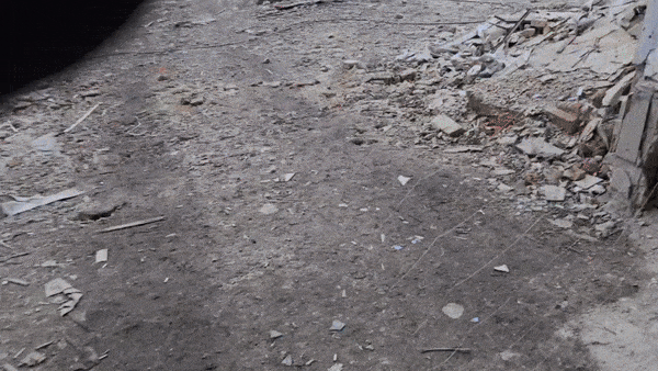    Артиллерийский тягач, переваренный в "штурмовой бронесарай". Источник: ТГ-канал "Осведомитель"