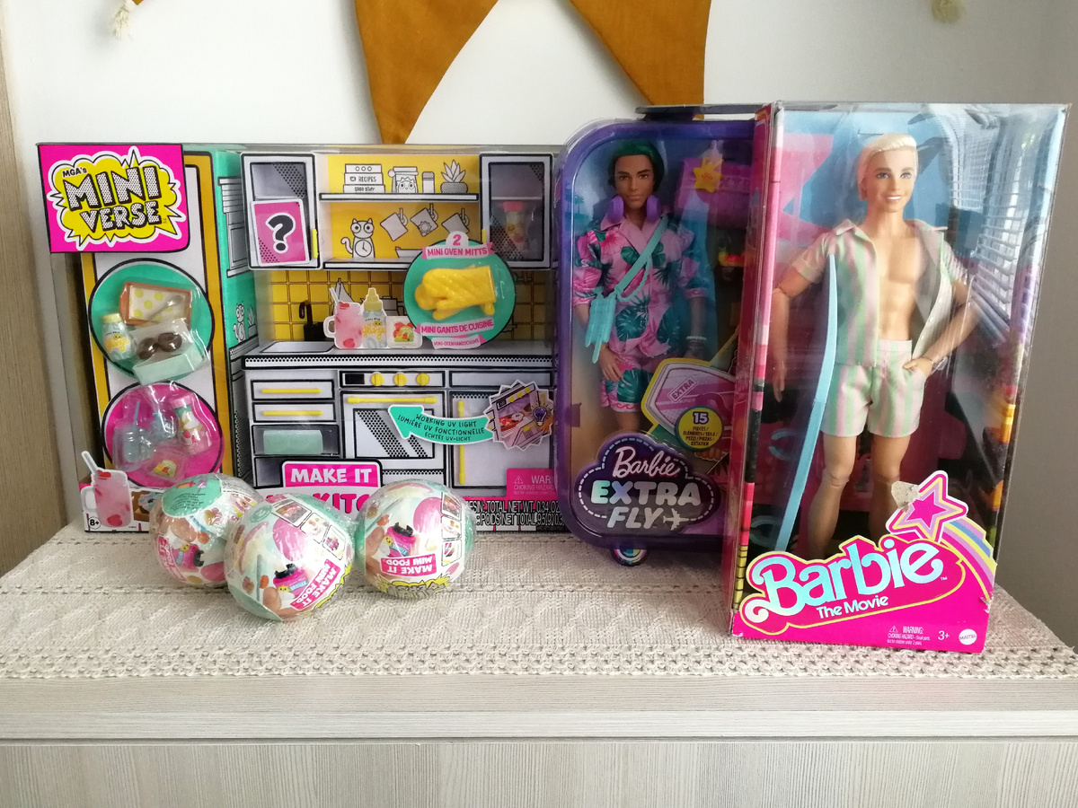 Все покупки на одном комоде. (Галерею можно листать).