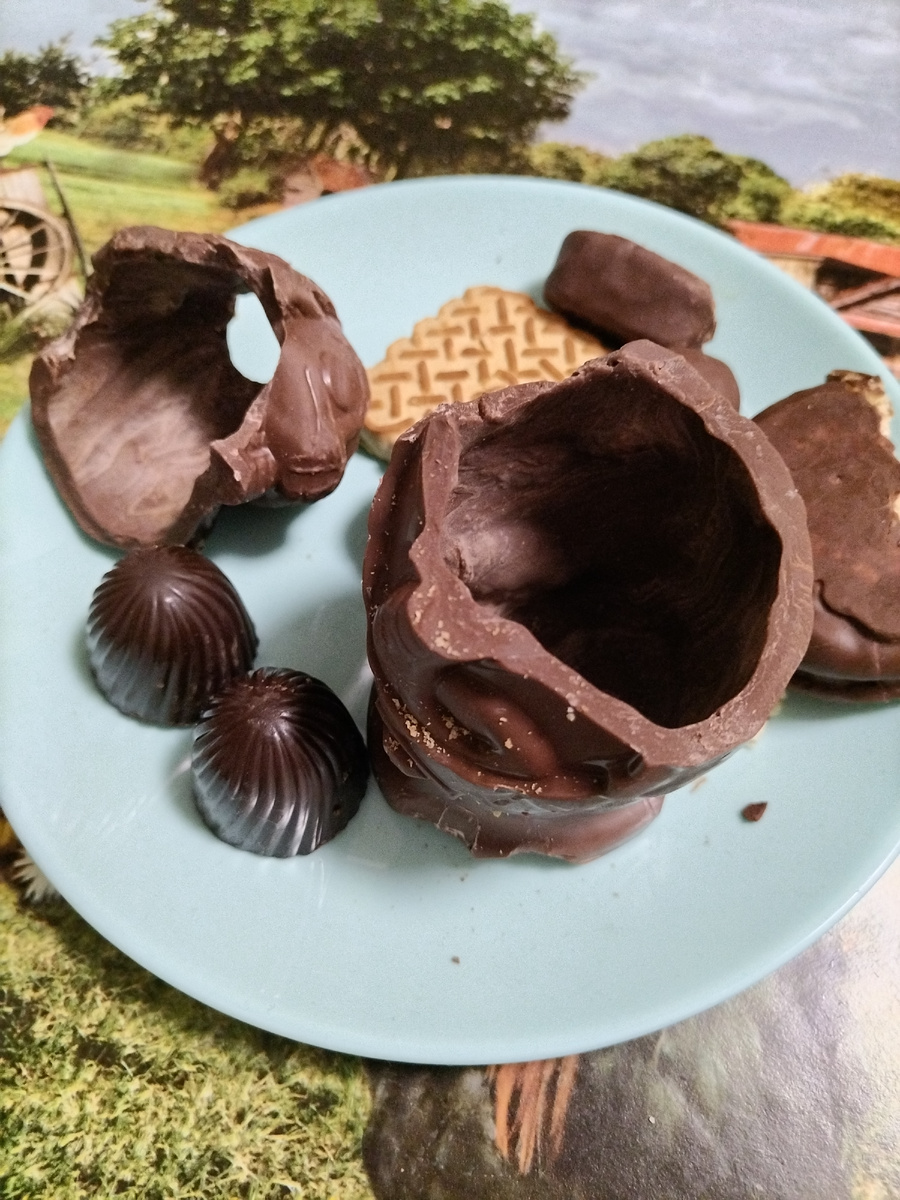 Это так Ратмир у нас ест сладости 🤣