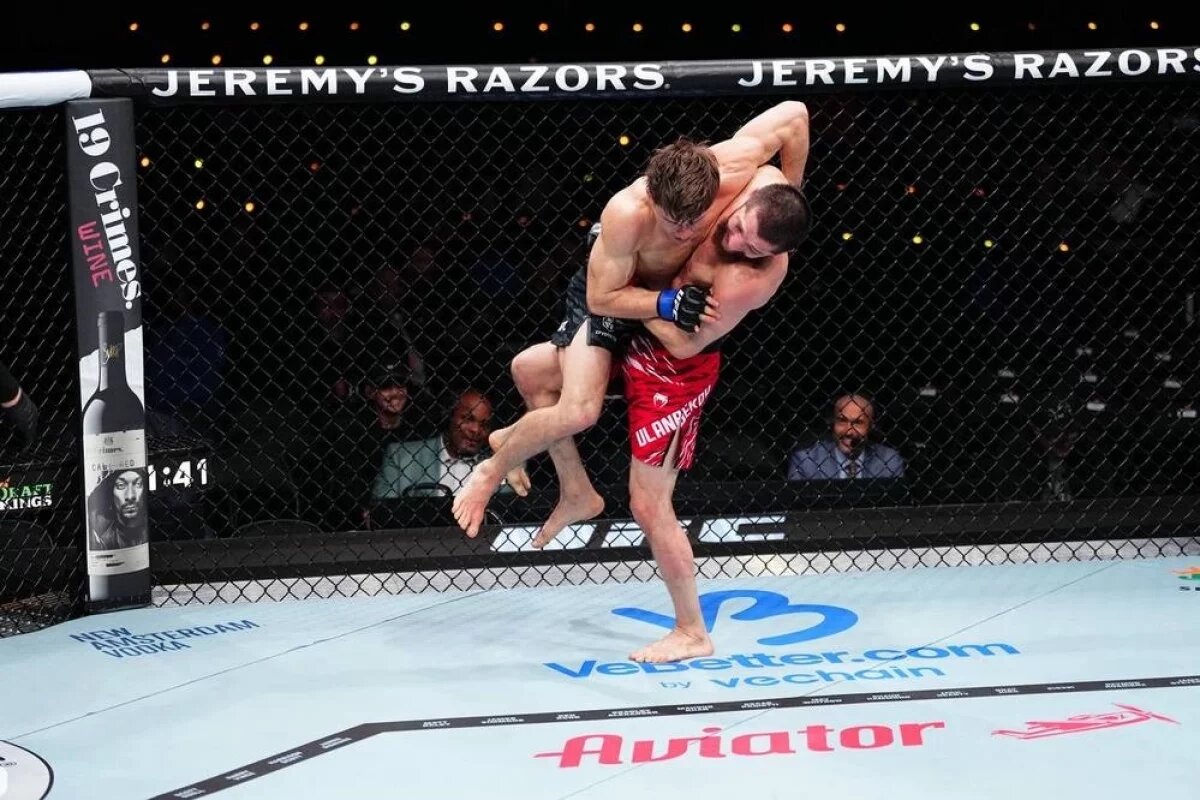    Россиянин Тагир Уланбеков одолел бойца из США Карпентера на турнире UFC 311