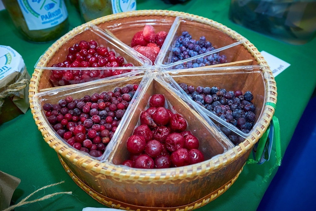    Производители Югры первыми в РФ сертифицировали морошку, чагу и ягель