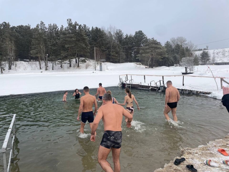    Крещение Господне. Озеро Пионерское, 2025 год. Источник: Виталий Барабаш