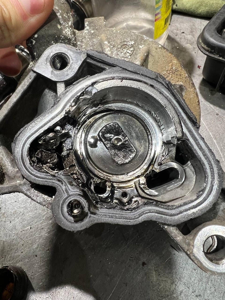 Последствия заклинивания вакуумного насоса Cummins isf 2.8