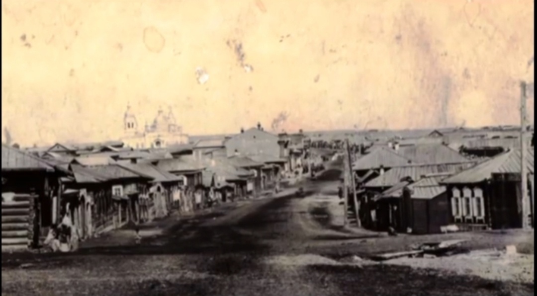 Улица до революции. Простите но другого фото нет. 