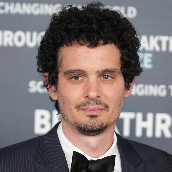     Сегодня 40 лет Дэмьену Шазеллу