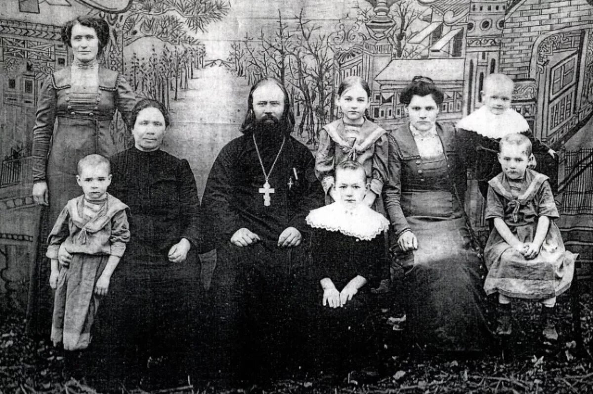    Этой фотографии больше 100 лет.