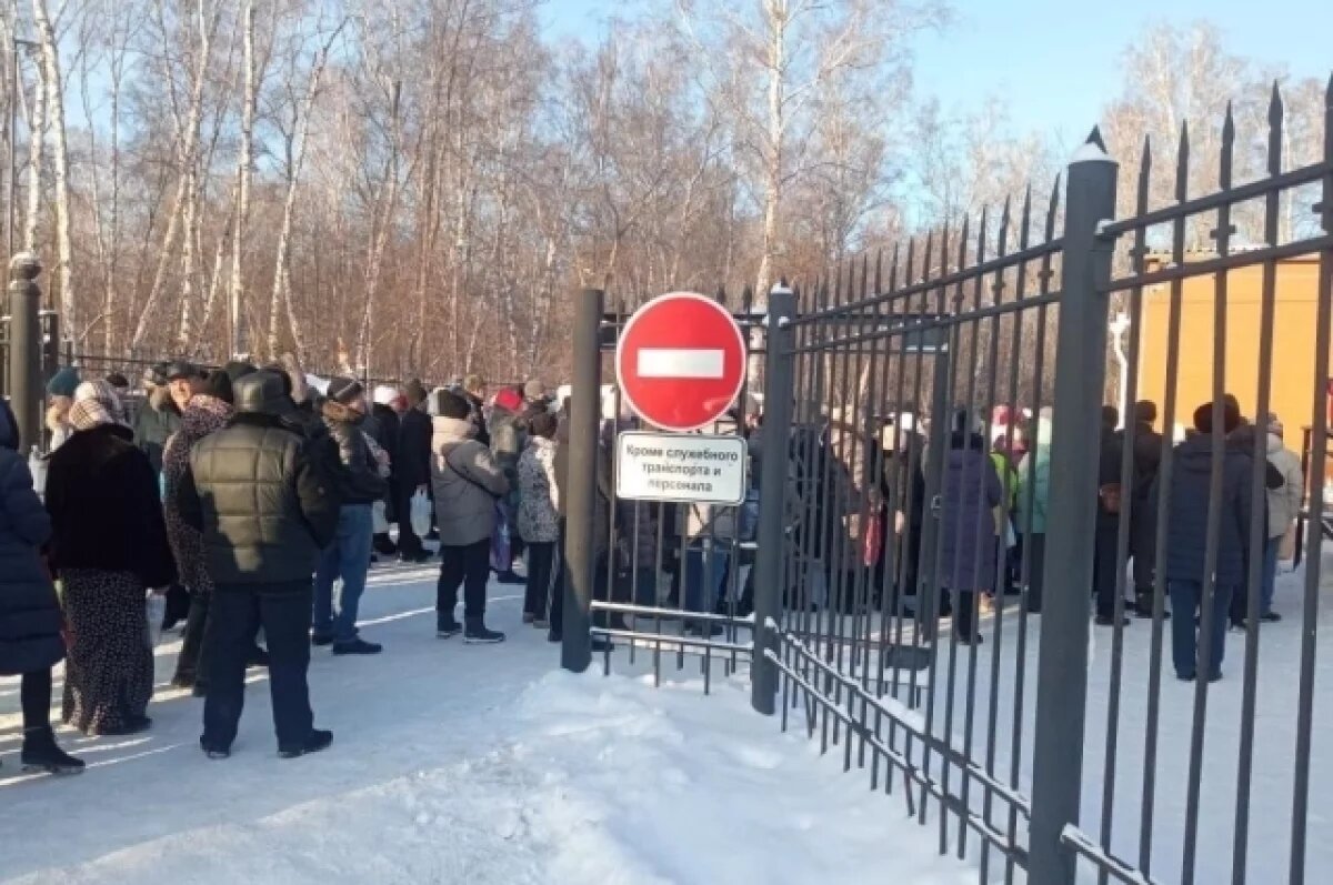    В Новосибирске выстроились очереди за святой водой