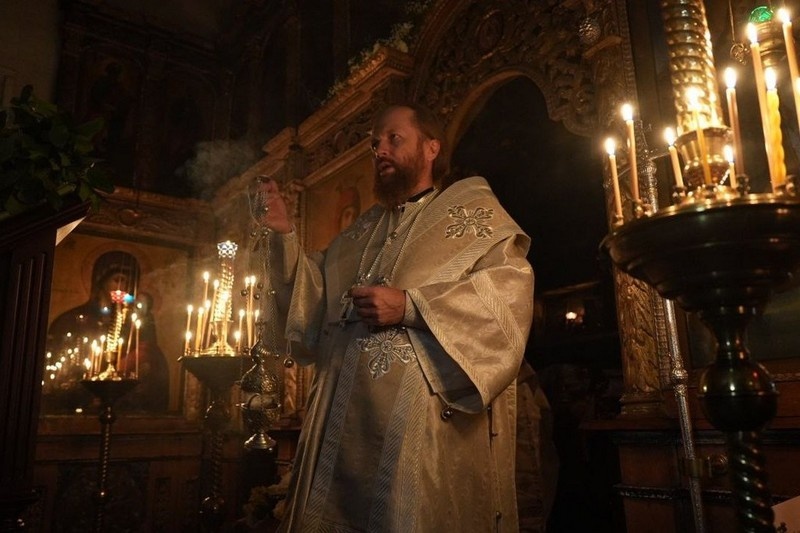    В ночь с 18 на 19 января глава региона принял участие в богослужении в Ферапонтово.