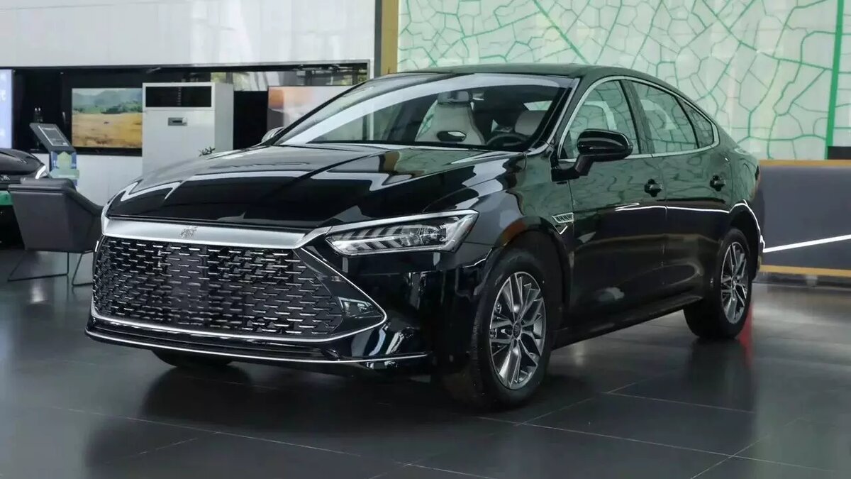 BYD Qin Plus — недорогой гибридный седан составил конкуренцию Tesla. Фото: Авито.ру