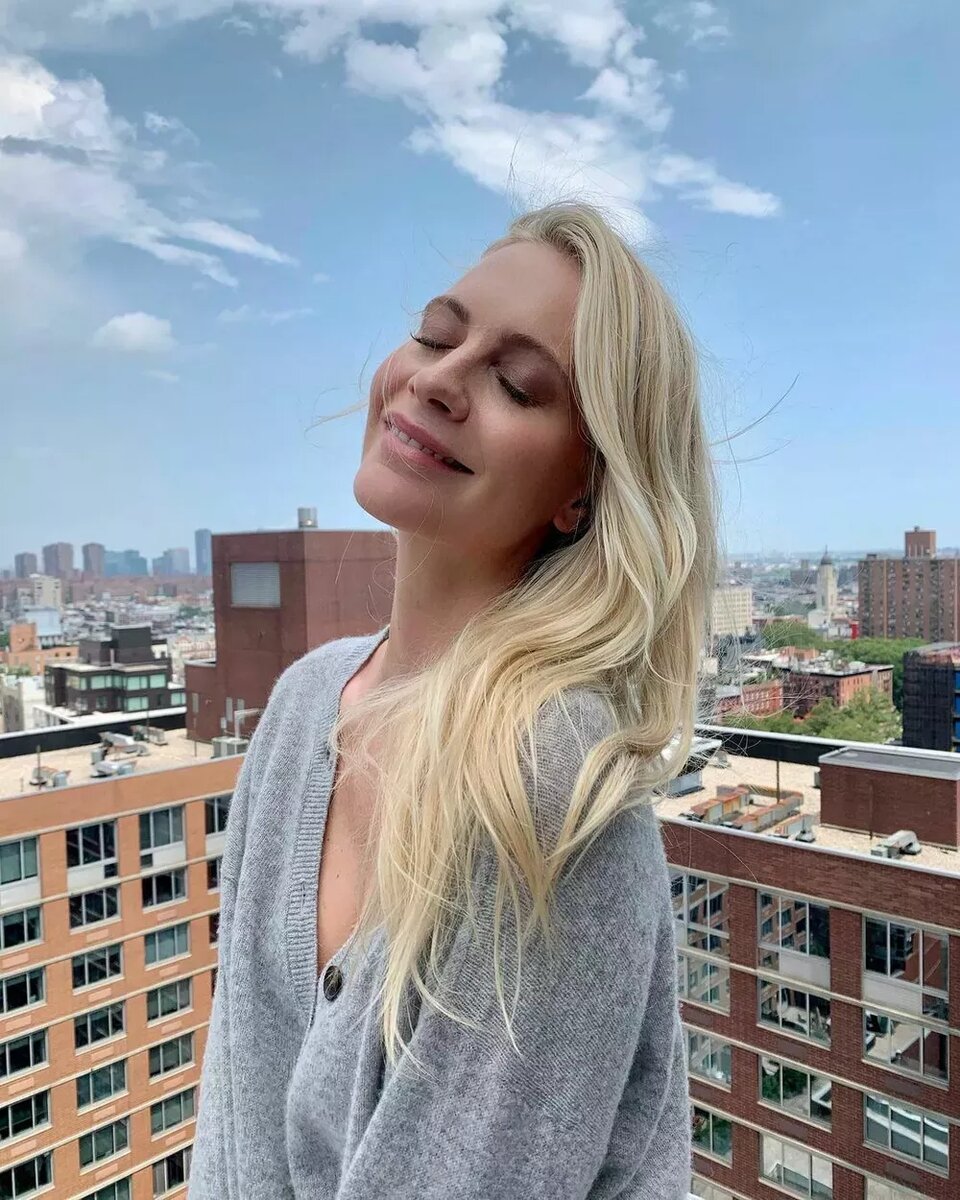 Поппи Делевинь📷
