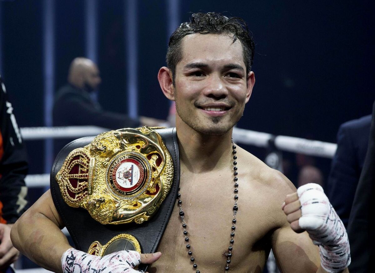 Нонито Донэйр с чемпиоским поясом. Фото из свободных источников