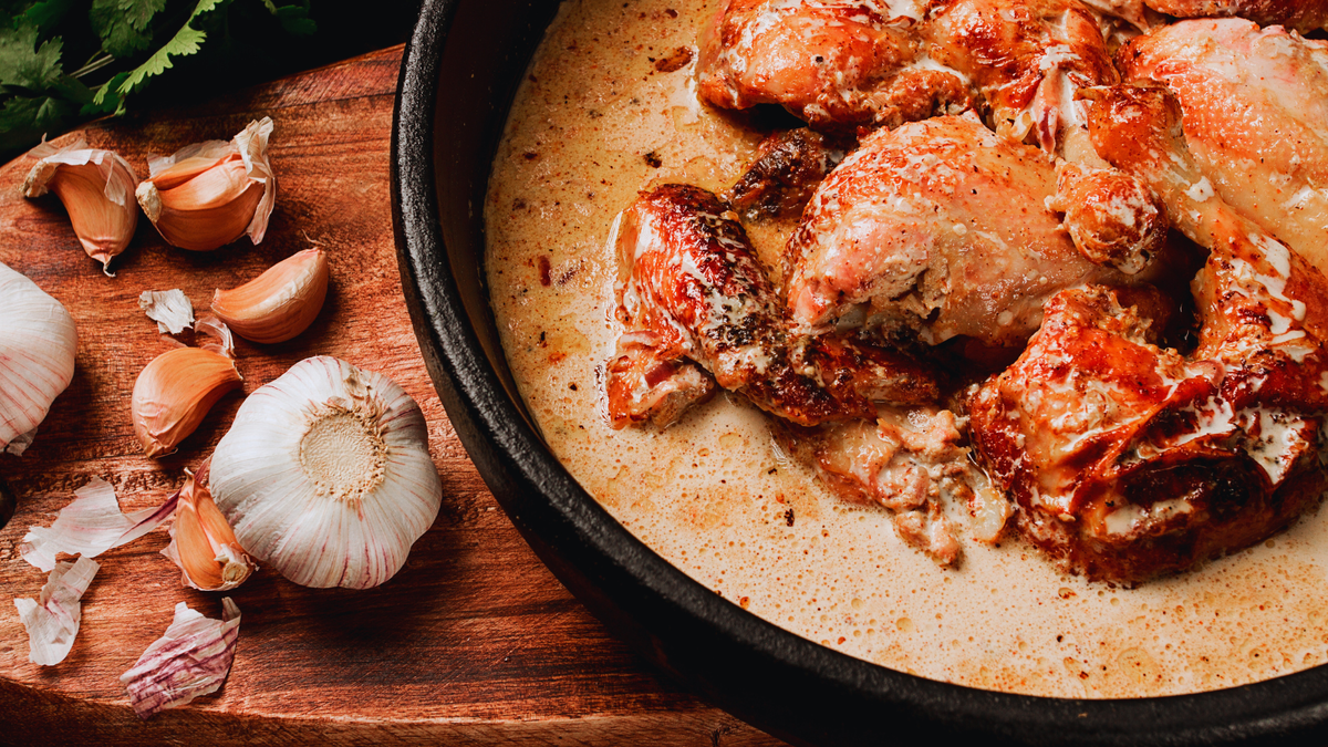 Чкмерули. Грузинское блюдо. Курица по-грузински. Грузия. Рецепты. Вкусная курица.