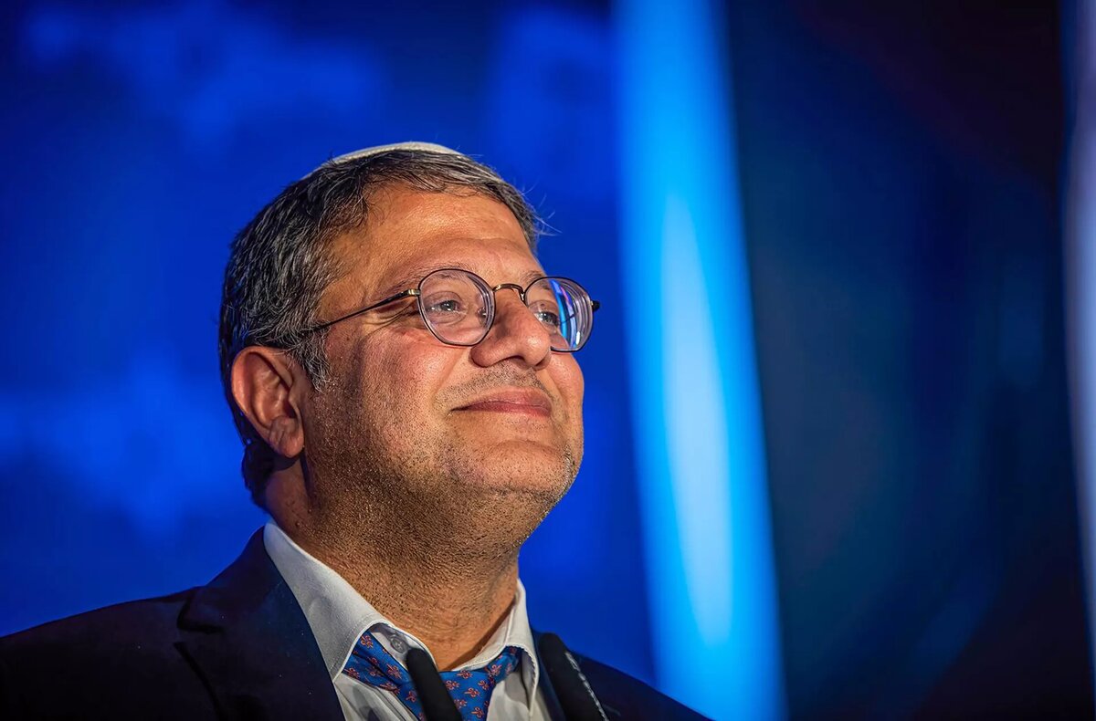 Лидер ультранационалистической партии "Еврейская сила" Итамар Бен-Гвир выступает перед сторонниками (11 февраля 2022). Иерусалим
© Getty Images / Eyal Warshavsky/SOPA Images/LightRocket via Getty Images