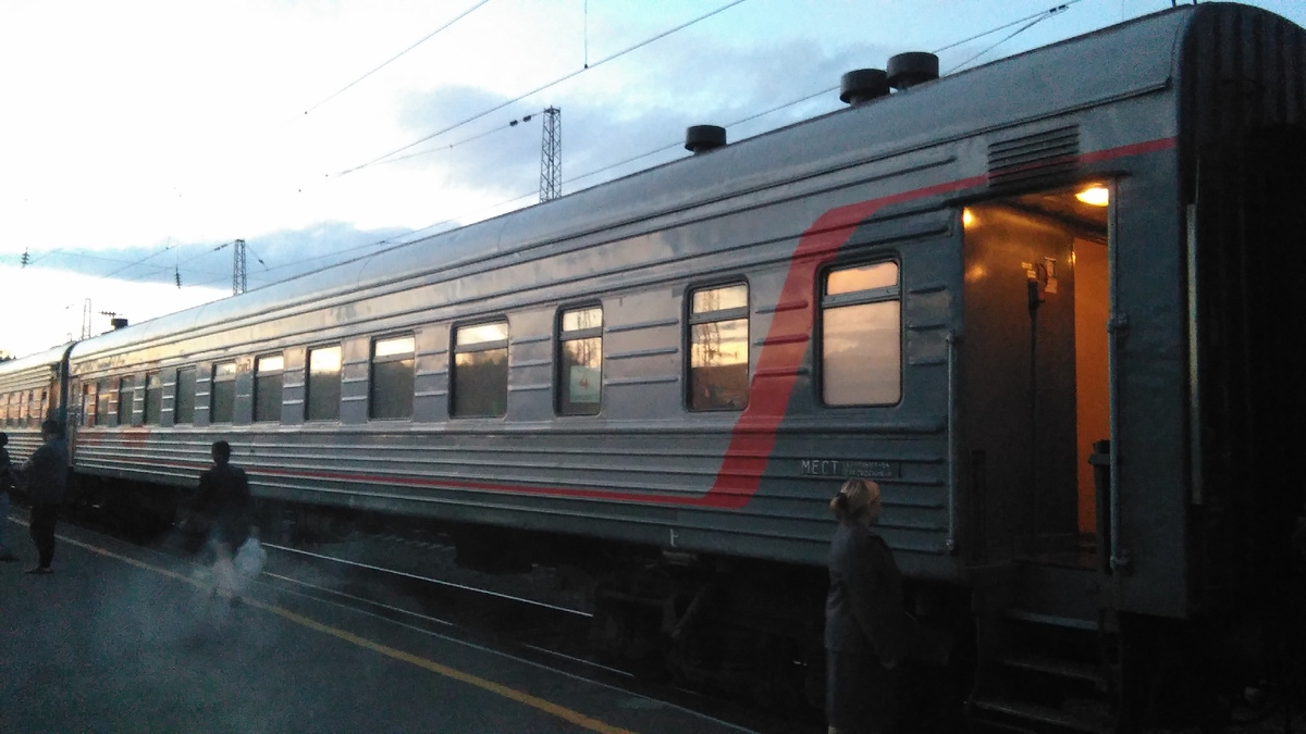 Наш вагон на станции Балезино