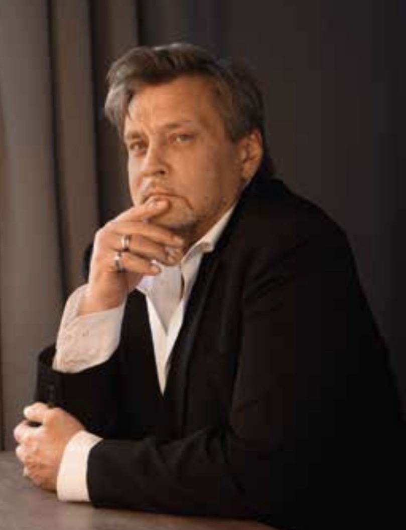 Фото с канала газеты  «НОВАЯ РИГА Life» Александр Домогаров.