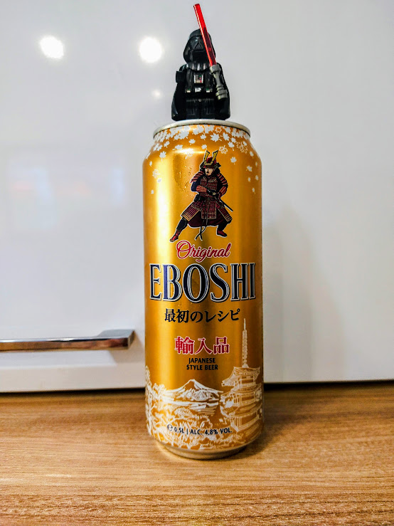 Самурай на банке готов вытащить меч из ножен, если ему не нальют Eboshi)))