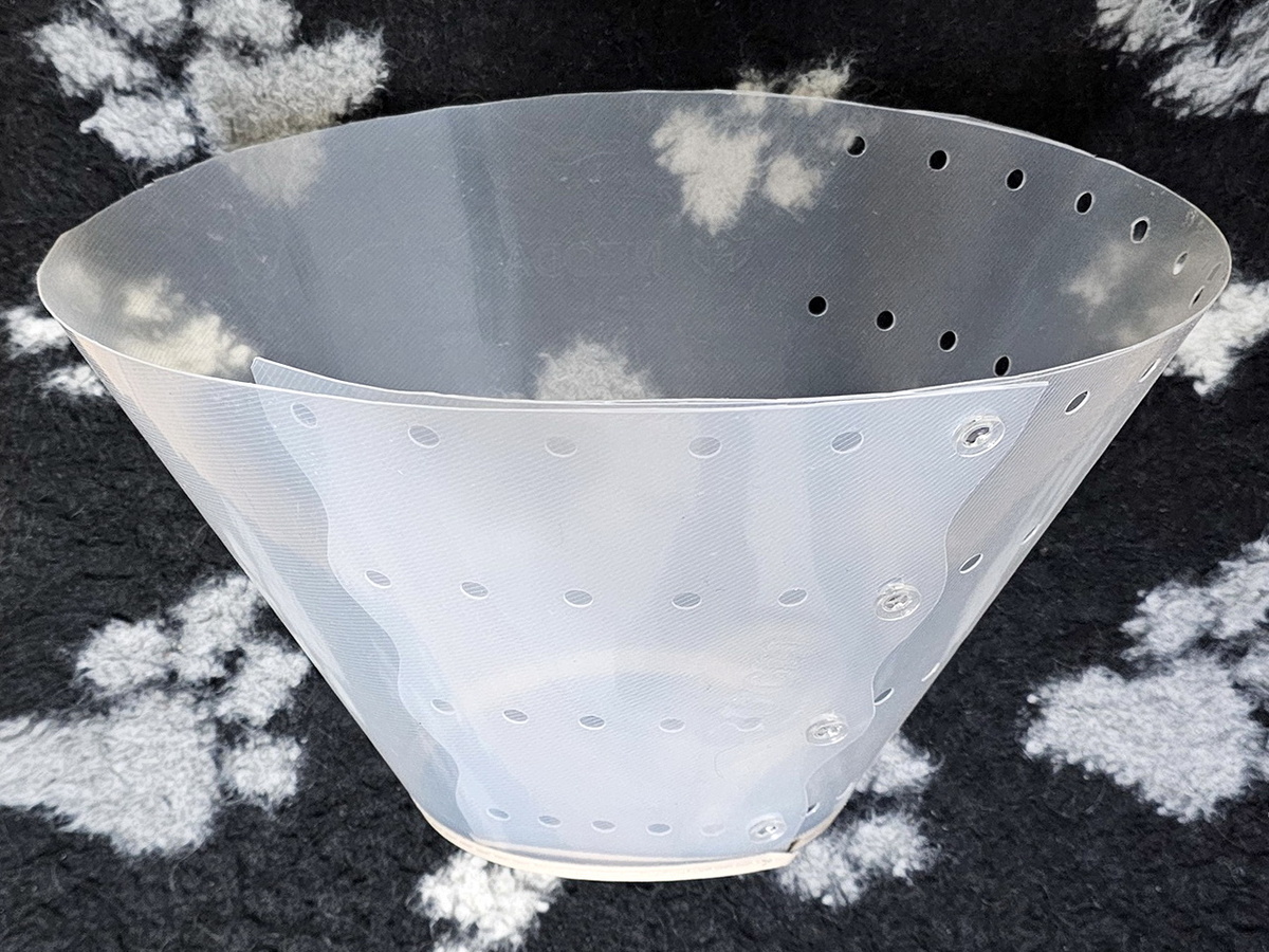 Пластиковый защитный воротник