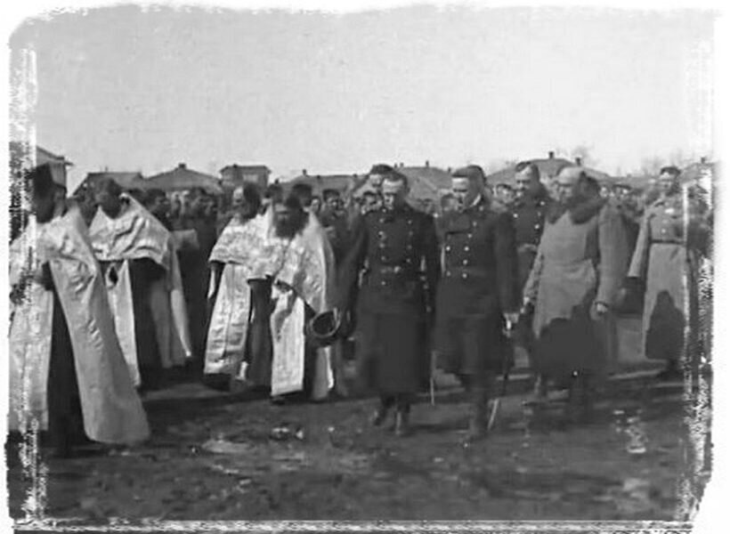 Крестный ход в честь Колчака - палачу российского народа!