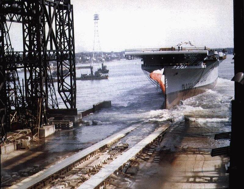 Спуск на воду авианосца Lexington (CV-16), 26 сентября 1942 года. Источник: navsource.org