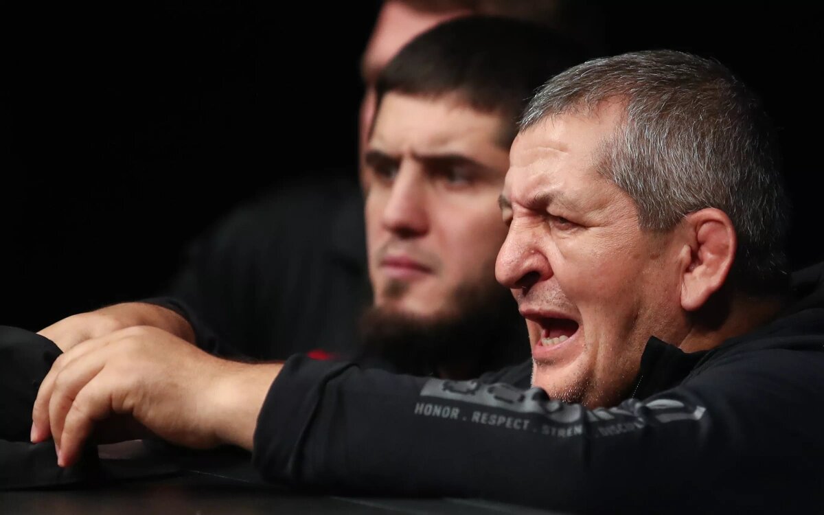 Ислам Махачев и Абдулманап Нурмагомедов