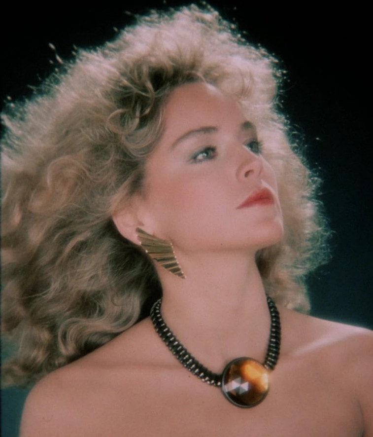 Пролистните изображение, чтобы увидеть следующий кадр из фильма «Убийство девушек с каледаря» (1989)