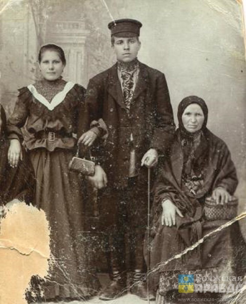 Жители села Безродного начала 20 века. Фото с сайта Госкаталог.📷    Культуру – в массы: как агитационные лидеры Безродного повышали грамотность населения на заре советской власти
