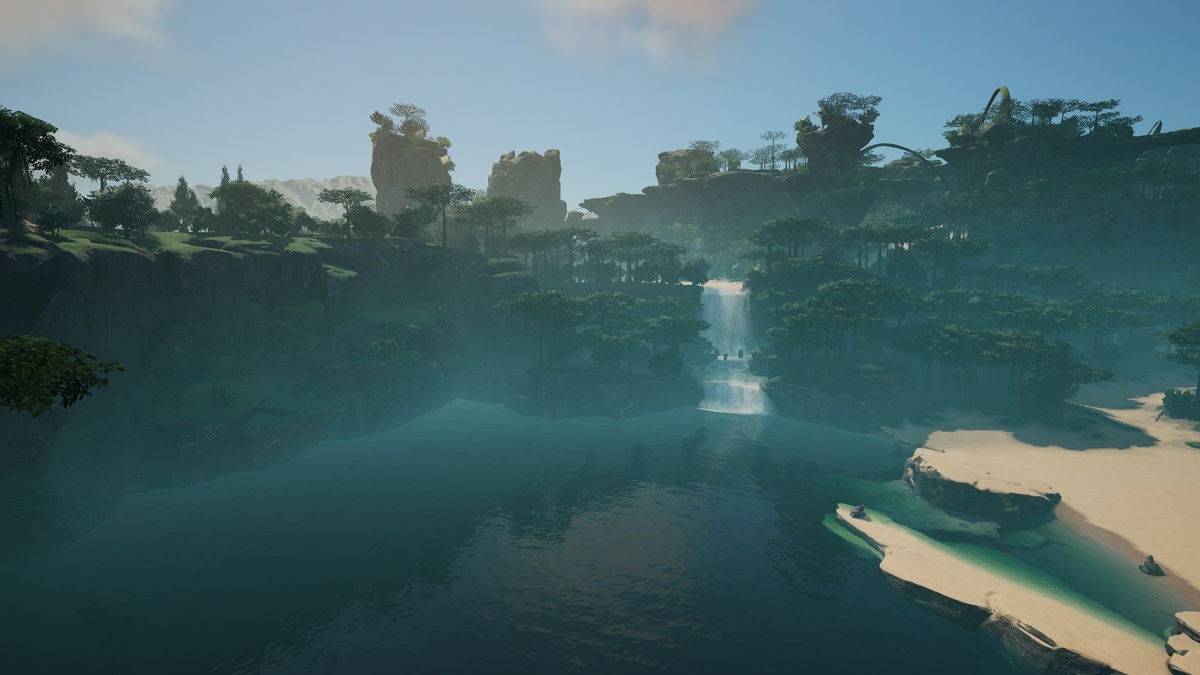 Красивый вид на озеро с водопадом.