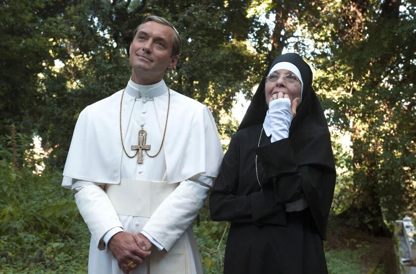 Фрагмент из сериала "Молодой Папа"