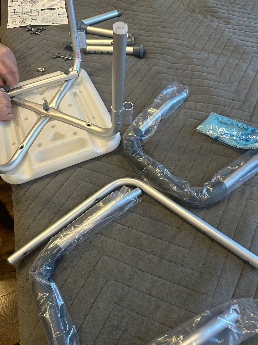 Не следует покупать стул для душа б/у. Это индивидуальная гигиена.