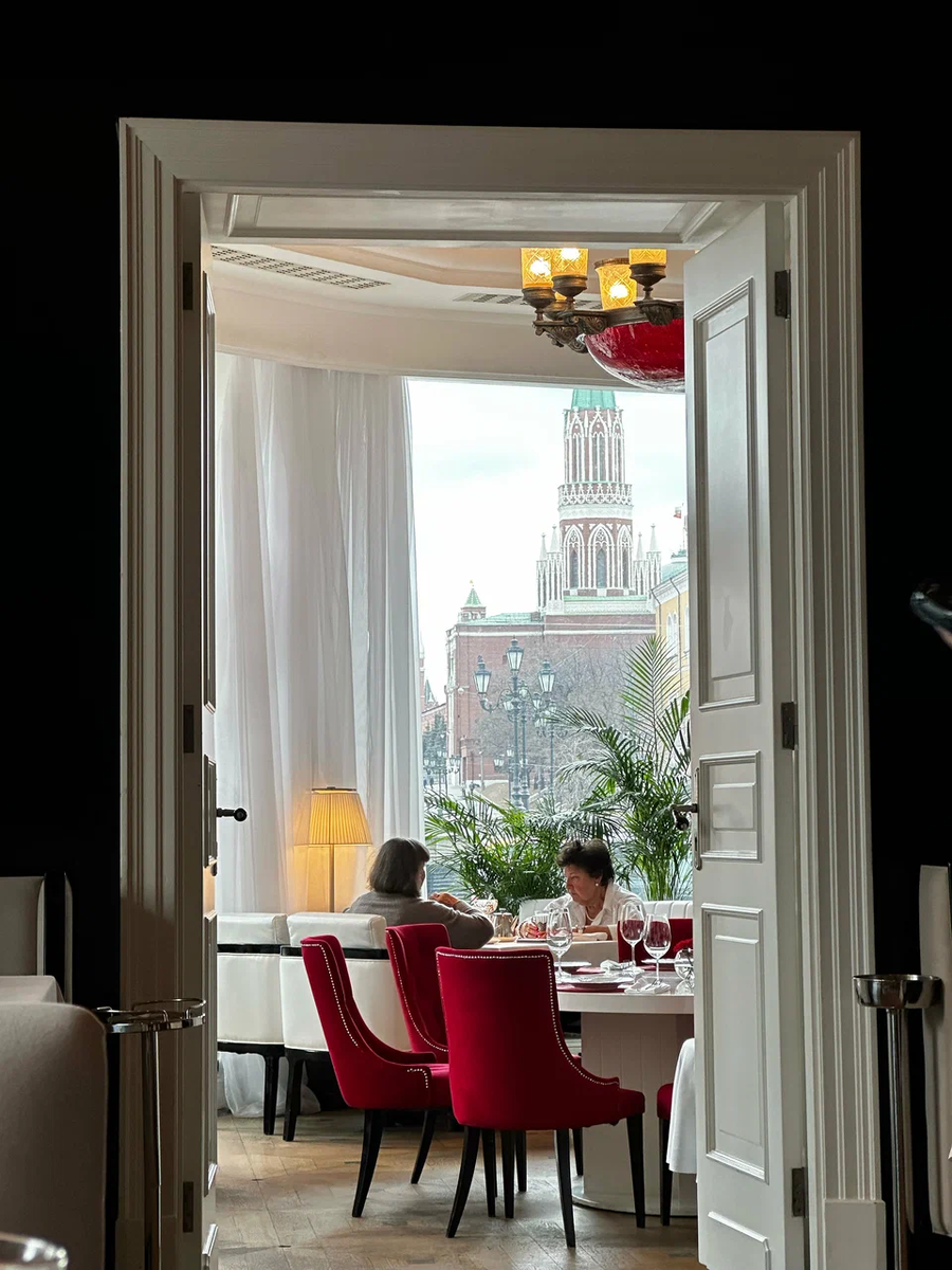 Интерьер ресторана "Dr. Живаго"