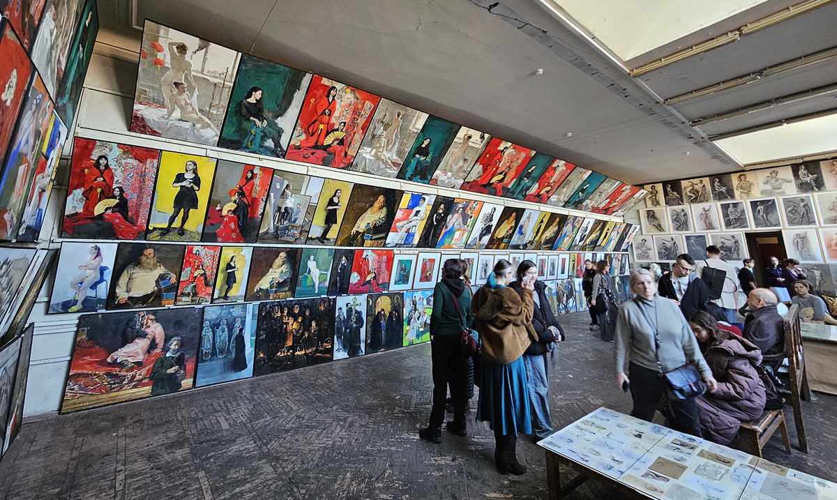 Мастерская станковой живописи под руководством профессора Ю. В. Калюты