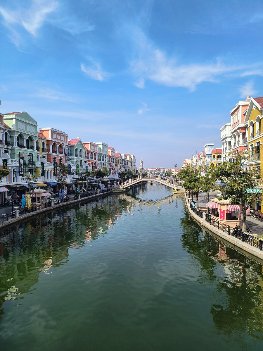 Утром людей нет даже в центре