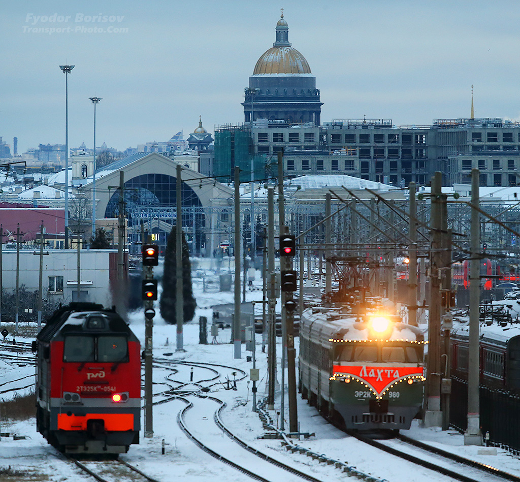 1. Тут правда случилась небольшая досада - нет такого красивого вида, который было бе нельзя застроить новостройкой... 