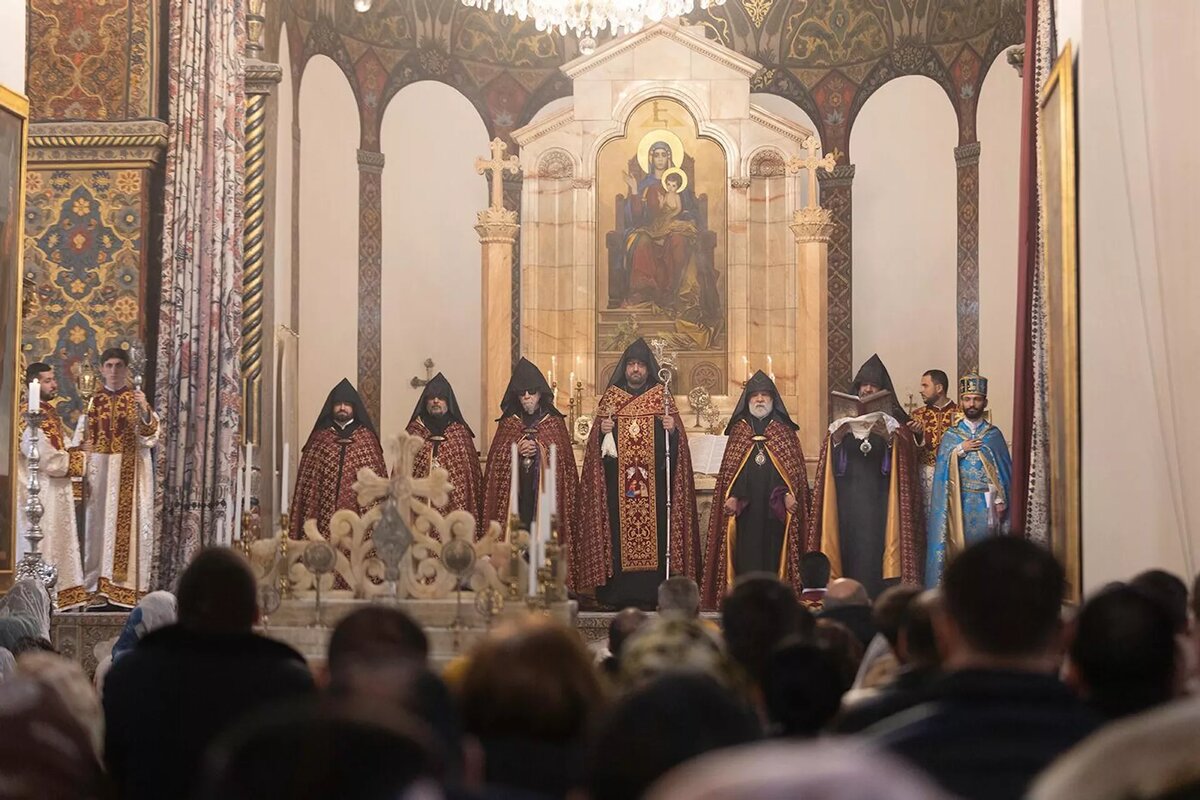 Молебен за военнослужащих, гражданских лиц и представителей военно-политического руководства Карабаха, незаконно удерживаемых в Баку (19 января 2025). Эчмиадзин
© Photo : Info Service Dept of the Mother See