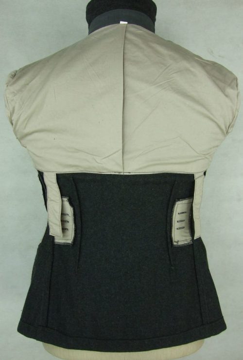 Зимний шерстяной полевой китель m/36 с изнанки, вид сзади  