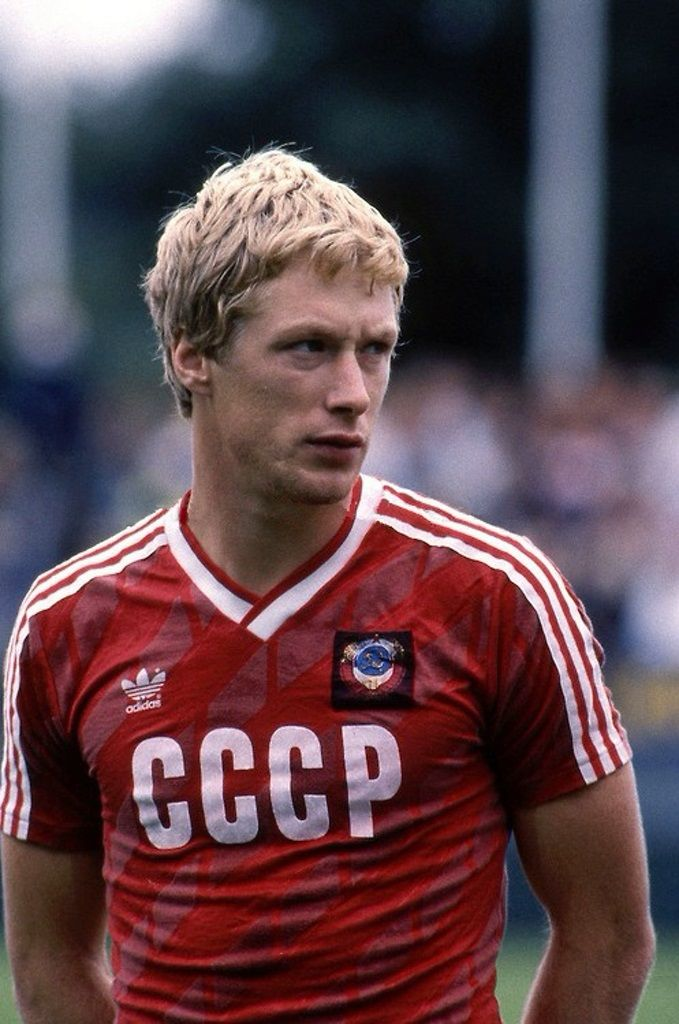 Его пусть к статусу легенды советского футбола преодолевался вопреки негативным обстоятельствам и ограничениям времени