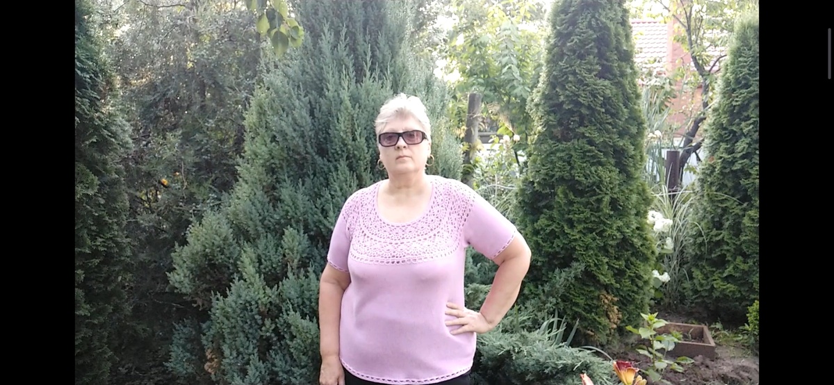 Вся кофточка связана спицами