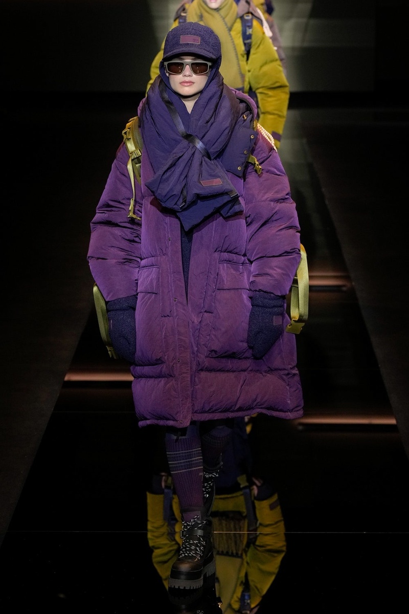 женские образы в коллекции Emporio Armani 25/26 - листайте галерею