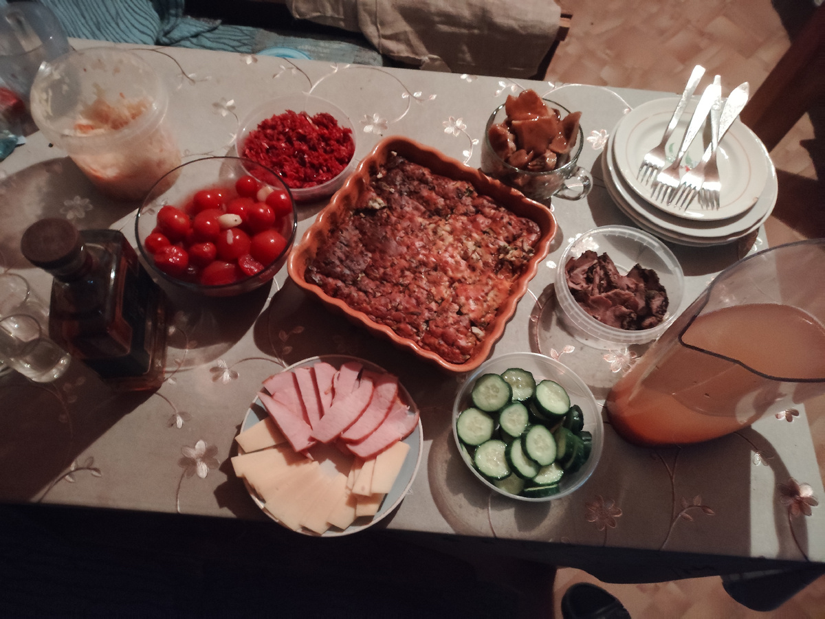 Наш скромный стол.