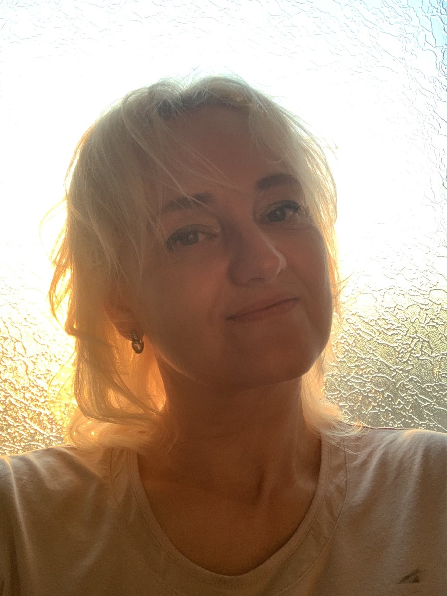 Здравствуйте, это я. Какие брови...