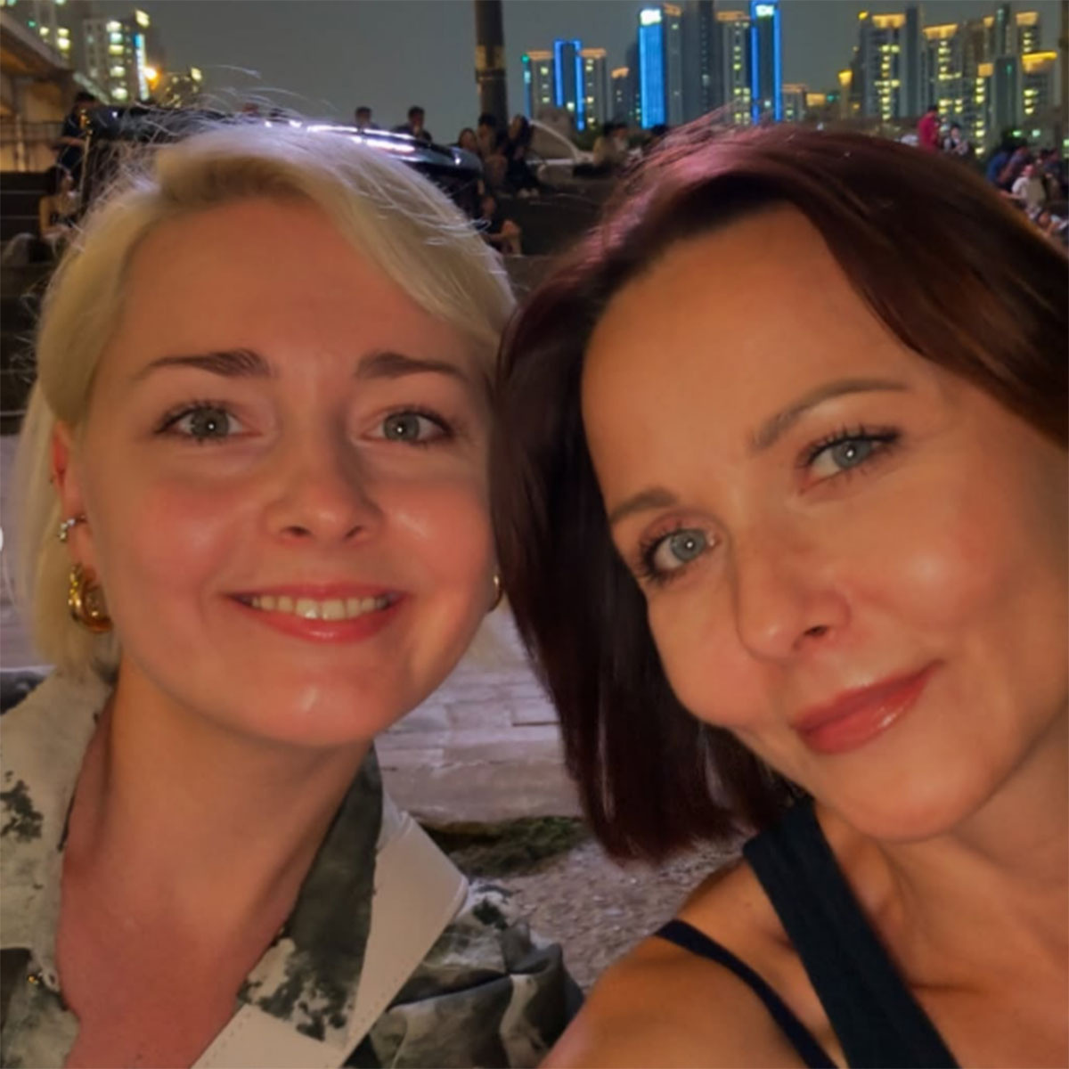 Дарья Повереннова (на фото справа) с дочкой Полиной. Фото: соцсети Дарьи Поверенновой