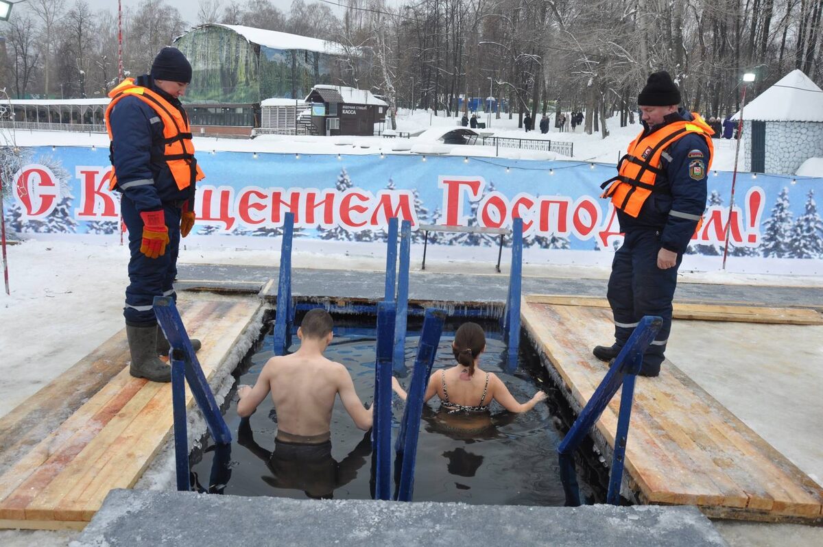    В Башкирии в купели окунулись почти 35 тысяч человек