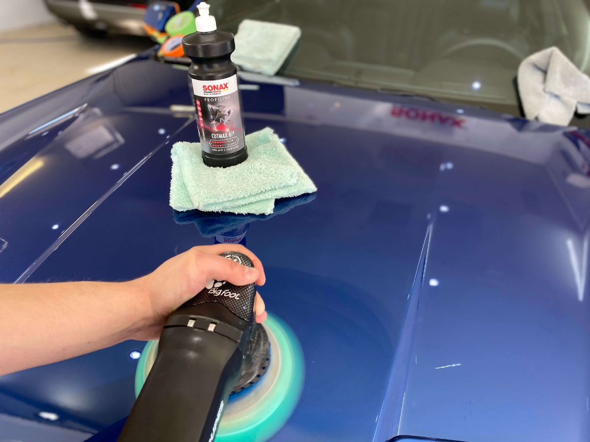 Полировка кузова предназначена для устранения царапин и затертостей на лаке автомобиля, она необходима для возвращения лаку прозрачности, блеска и первозданного состояния.